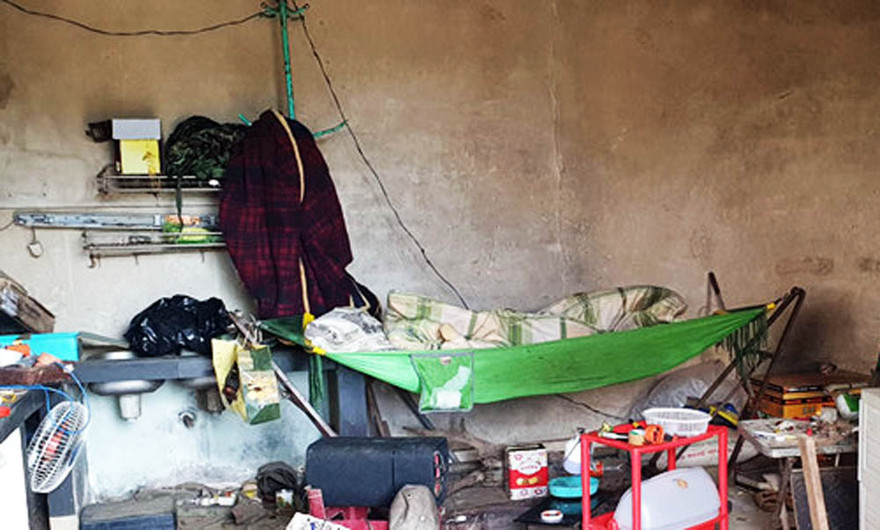 Chiếc võng nạn nhân đang nằm thì bị đâm chết