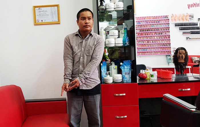 Nguyễn Văn Dứt ở hiện trường vụ lừa đảo