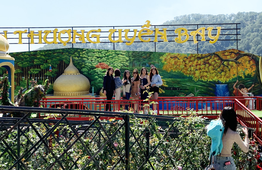 Mở cửa cho khách tham quan khi chưa có giấy phép kinh doanh