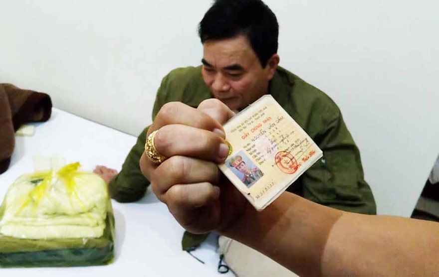 Nguyễn Văn Hòa và tấm thẻ giả mang hàm thiếu tướng