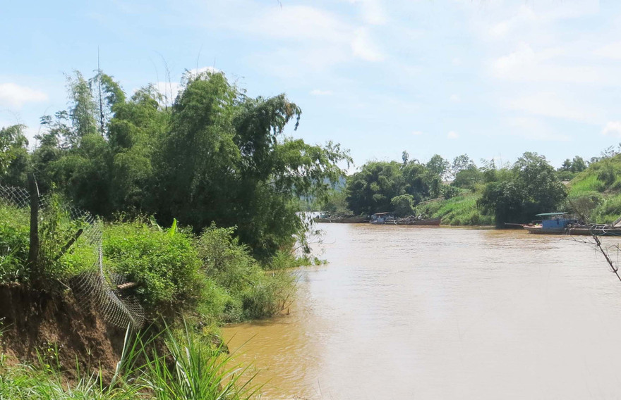 Nhiều tàu hút cát trên sông Đồng Nai