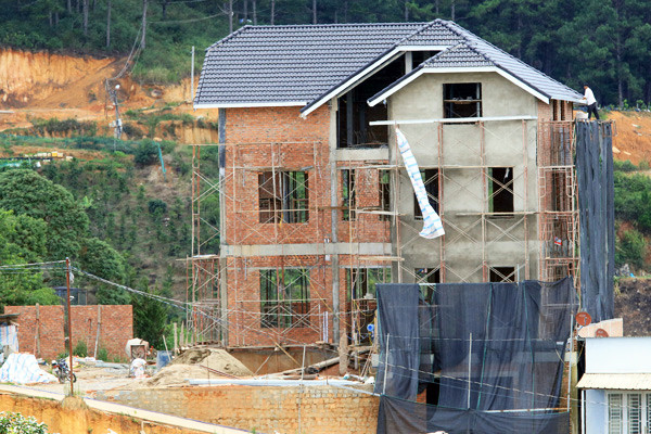 Xây biệt thự không phép ở khu vực Quảng Thừa