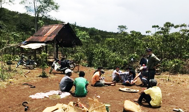 Các đối tượng tham gia sát phạt bị bắt tại hiện trường