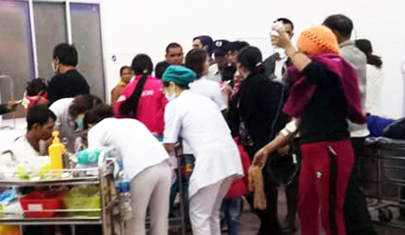 Các nạn nhân ngộ độc được chữa trị tại bệnh viện 