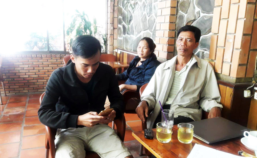 Người thân của các thiếu nữ mất tích lo lắng bất an