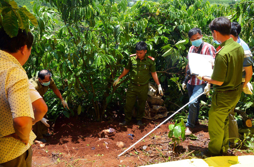 Khám nghiệm hiện trường vụ án mạng