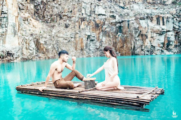 Bộ ảnh phản cảm liên quan đến Á hậu Thu Dung chụp tại Tuyệt Tình Cốc