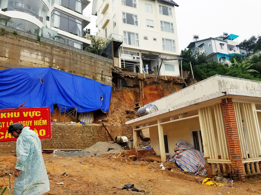 Khách sạn có nguy cơ bị sập