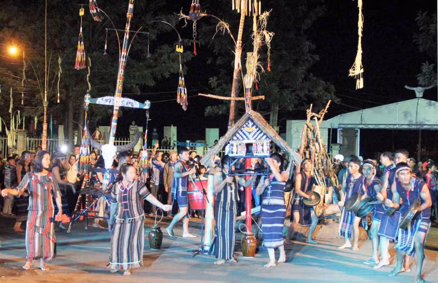 không gian Ngày hội văn hóa Nam Tây Nguyên