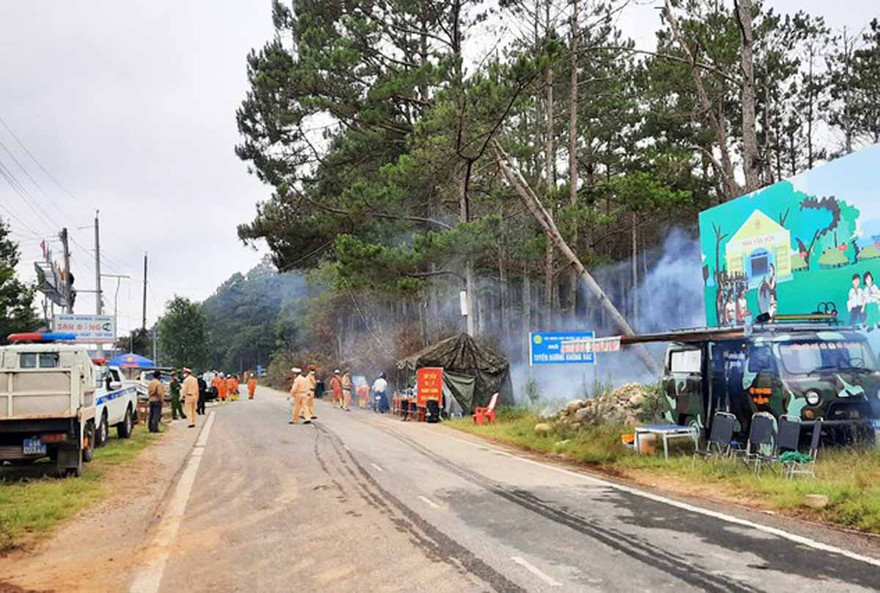 Trạm kiểm tra phòng dịch COVID-19 trên quốc lộ 27C, đoạn qua huyện Lạc Dương.