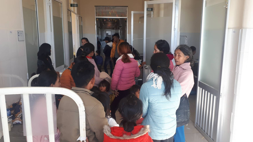 Nhiều người phải nhập viện cấp cứu sau bữa ăn từ thiện