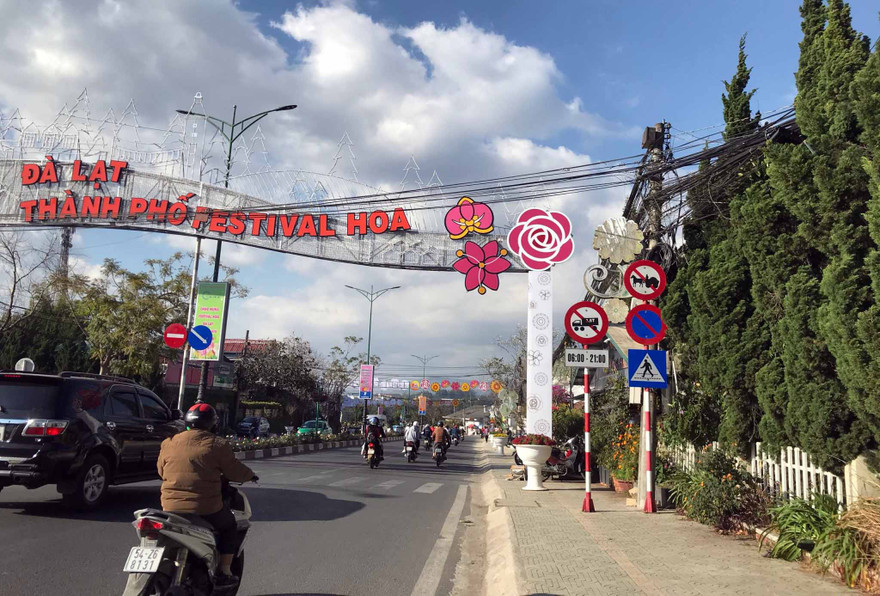 Đường Hồ Tùng Mậu sẽ cấm xe vào nhiều thời điểm