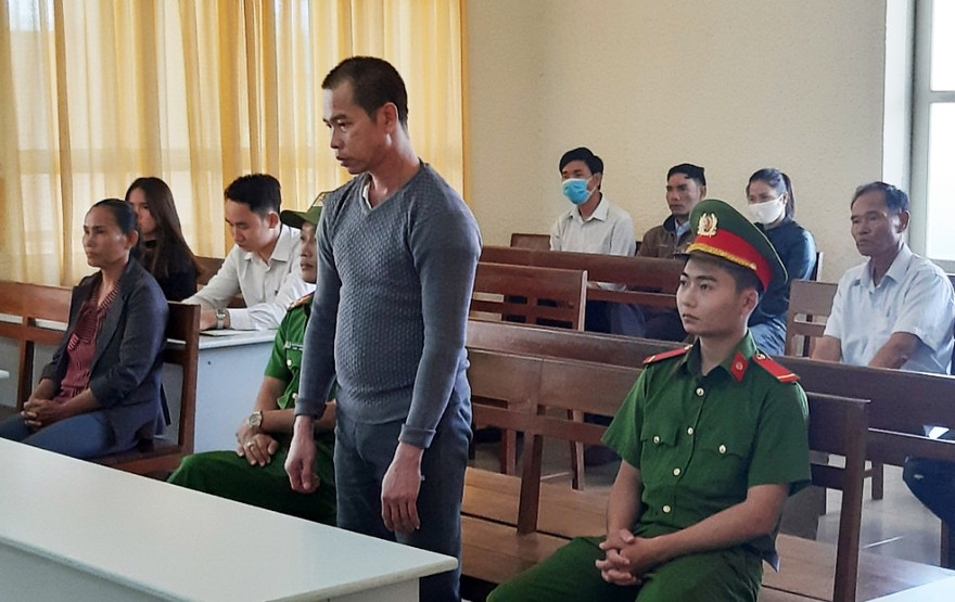 Bị cáo Đinh Văn Xuân tại tòa