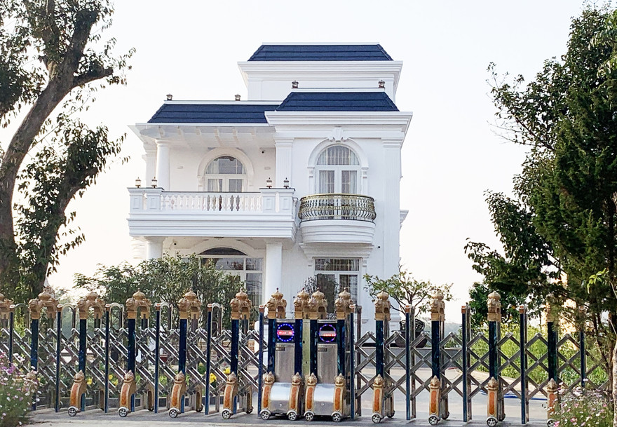 Biệt thự đồ sộ xây dựng không phép ở Bảo Lộc