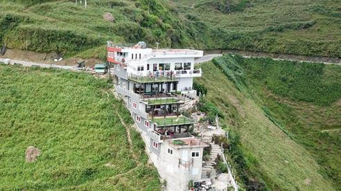 Công trình xây dựng trên đèo Mã Pì Lèng gây xôn xao dư luận