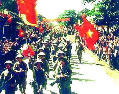 Tái hiện không khí Hà Nội mùa thu 1954 tại không gian phố bích họa Phùng Hưng