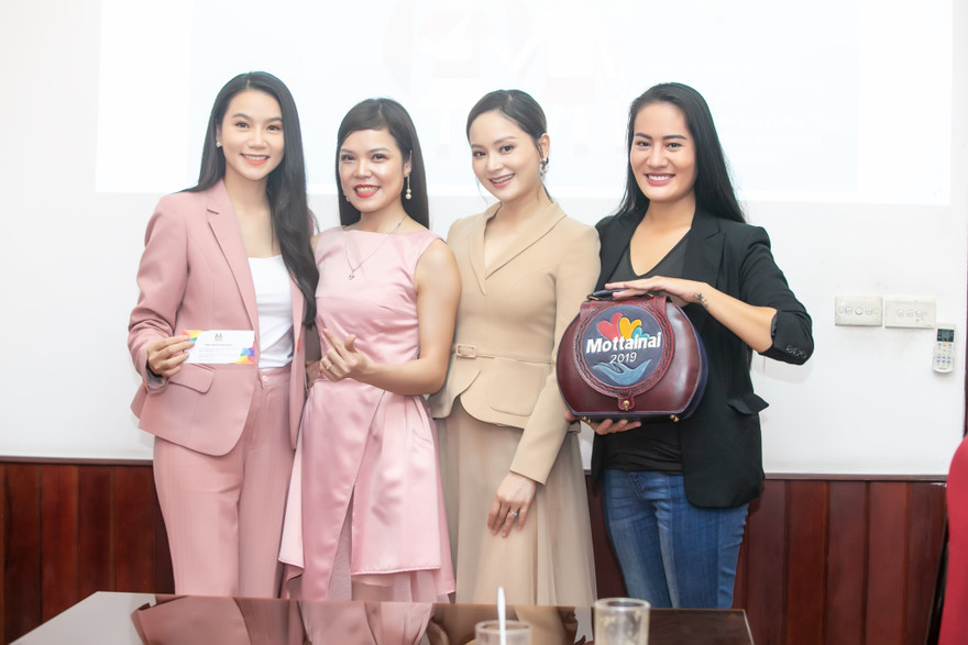 Dàn diễn viên hẹn nhau tặng đồ để đấu giá gây quỹ Mottainai