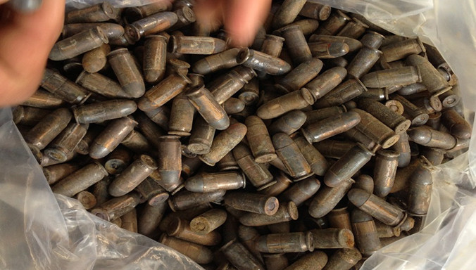 Số đạn được phát hiện dưới nền nhà ông Liêm.