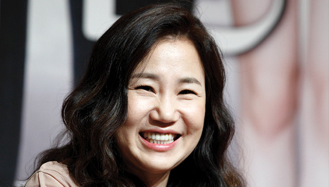 Kim Eun Sook - nữ biên kịch mát tay và tài năng của "Hậu duệ Mặt trời".