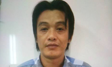 Sau khi dùng ma túy, Thạch rút dao đâm chết bạn ngay giữa đường.