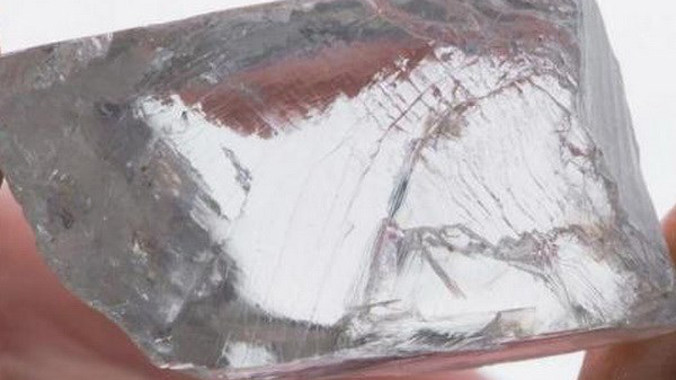 Viên kim cương trắng nặng 232 carat. Nguồn: tvnz.co.nz