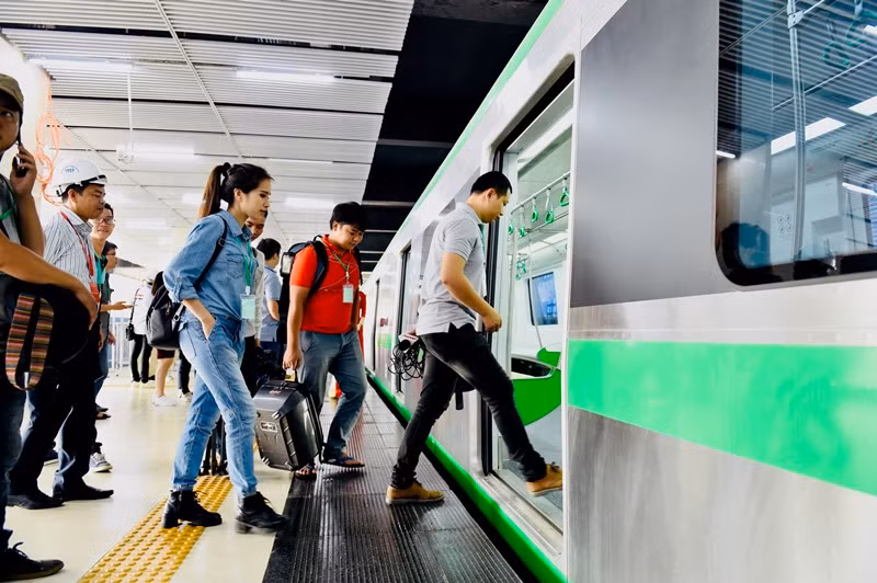 Với quãng đường 13,1 km, sau khi đi vào hoạt động tuyến Metro số 2A chỉ đi hết 15 đến 20 phút. Ảnh: Như Ý