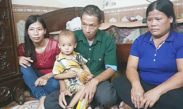 Ông Bình còng được tại ngoại, trở về căn nhà trọ chật hẹp vào tối qua