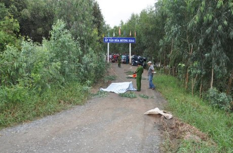 Cảnh sát khám nghiệm hiện trường