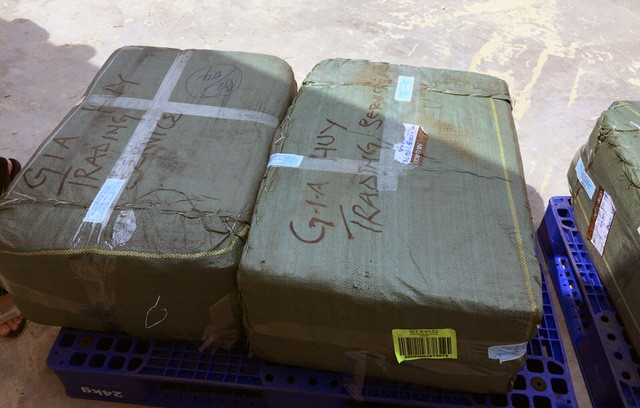 Số ngà nghi là ngà voi được đóng gói, vận chuyển qua đường hàng không. Ảnh: cơ quan chức năng cung cấp