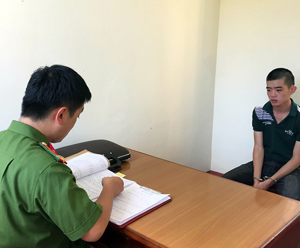 Đối tượng Hoàng Tuấn Trưởng tại cơ quan công an