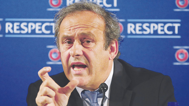 Chủ tịch UEFA Platini sẽ nhẹ tay với các đội vi phạm FFP?. Ảnh: Mirror 
