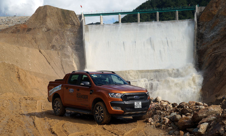 [Đánh giá] Ford Ranger 2015: Xây chắc ngôi vương