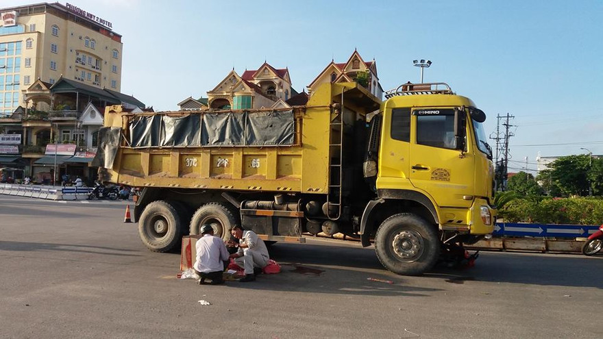 Hiện trường vụ tai nạn thương tâm.