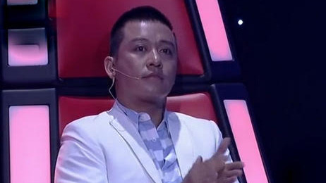 Tuấn Hưng trên ghế nóng The Voice. Ảnh chụp màn hình.