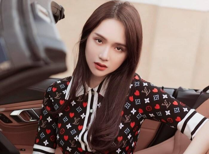 Showbiz 15/8: Hương Giang chi 900 triệu đồng mua đồng hồ của BTV Ngọc Trinh