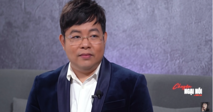 Quang Lê trong talkshow "Chuyện ngại nói với Xuân Lan". 