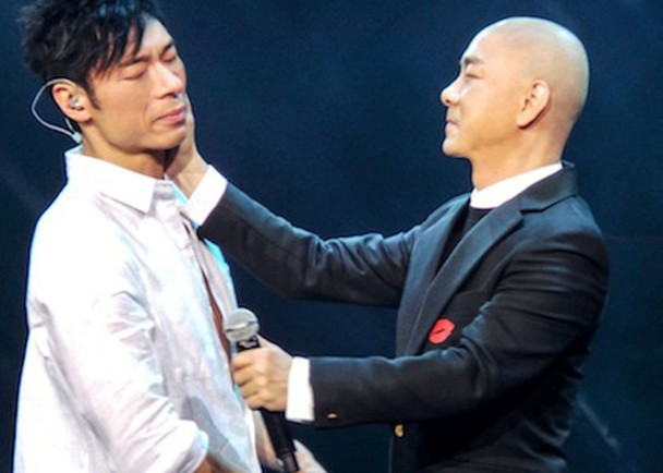 Trương Vệ Kiện gây chú ý khi động viên Hứa Chí An sau bê bối ngoại tình.