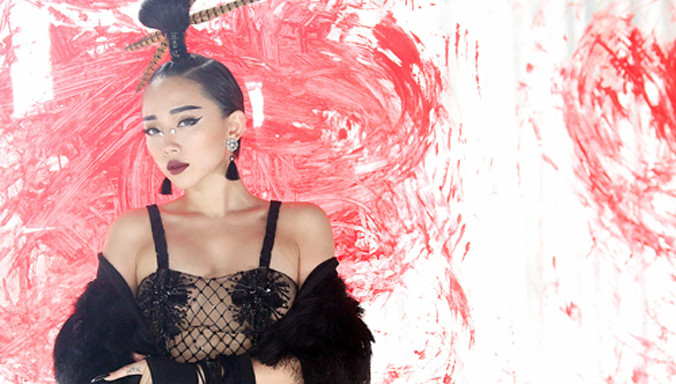 Tạo hình của Tóc Tiên trong MV "Big Girls Don't Cry".