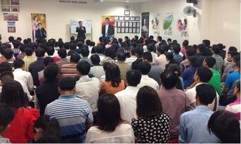 Con gái dàn cảnh tống tiền mẹ ruột để tham gia bán hàng đa cấp. Ảnh chỉ mang tính minh họa