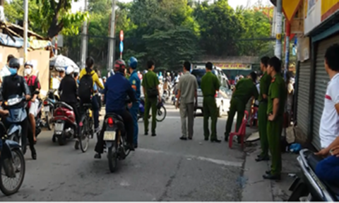 Nam thanh niên bị bố bạn gái đâm gục vì hôn nhau bên đường. Ảnh chỉ mang tính minh họa