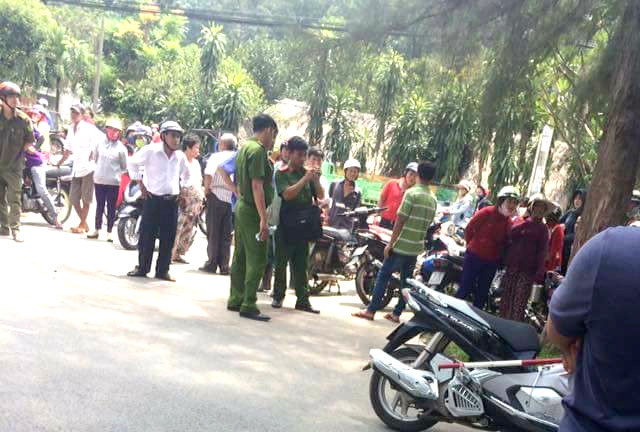 Công an đang khám nghiệm hiện trường