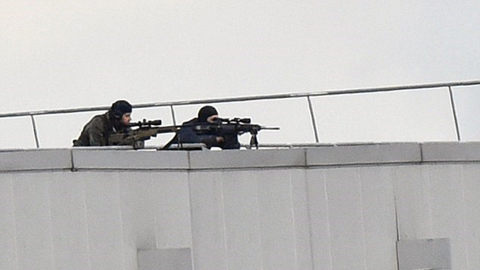 Đặc nhiệm Pháp tham gia tiêu diệt hai kẻ khủng bố ở tạp chí Charlie Hebdo.Nguồn: AFP.