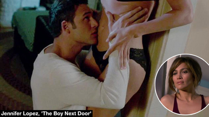 Jennifer Lopez và Ryan Guzman trong cảnh mây mưa.