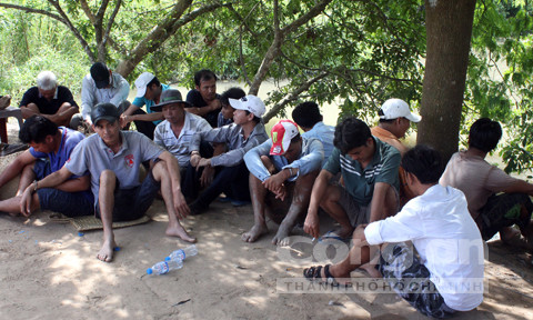 Hiện trường nơi các đối tượng tổ chức đá gà ăn tiền