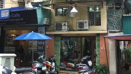 Quản lý yếu kém nên nhiều biệt thự Pháp trên phố Trần Hưng Đạo bị biến dạng. Ảnh: Minh Tuấn