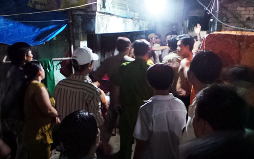 Cái chết lạ của anh Băng khiến con hẻm xôn xao. Ảnh: An Nhơn