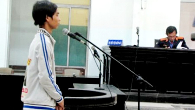 Bị cáo Nguyễn Văn Đ trước vành móng ngựa