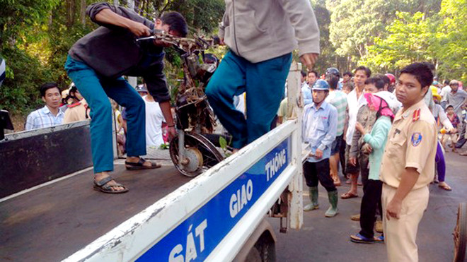 Thượng úy Phạm Hồng Tuân (bìa phai trong một lần làm nhiệm vụ