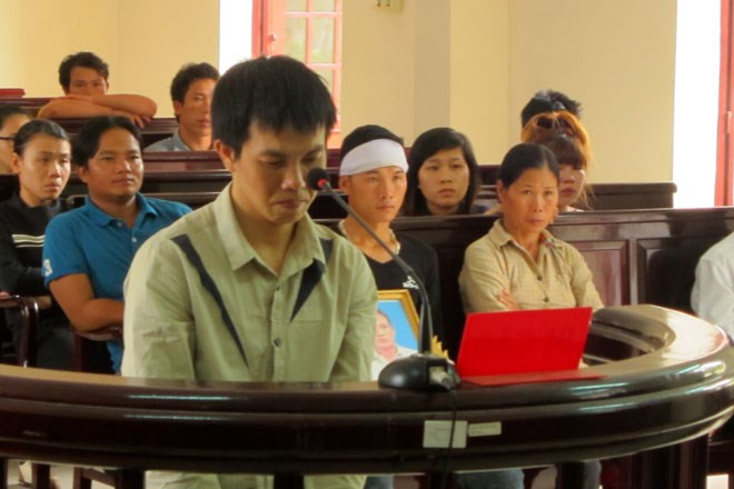 Bị cáo Đức tại tòa