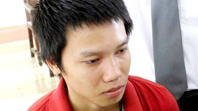 Bị cáo Phúc trong lúc đợi tòa tuyên án. Ảnh: Cửu Long